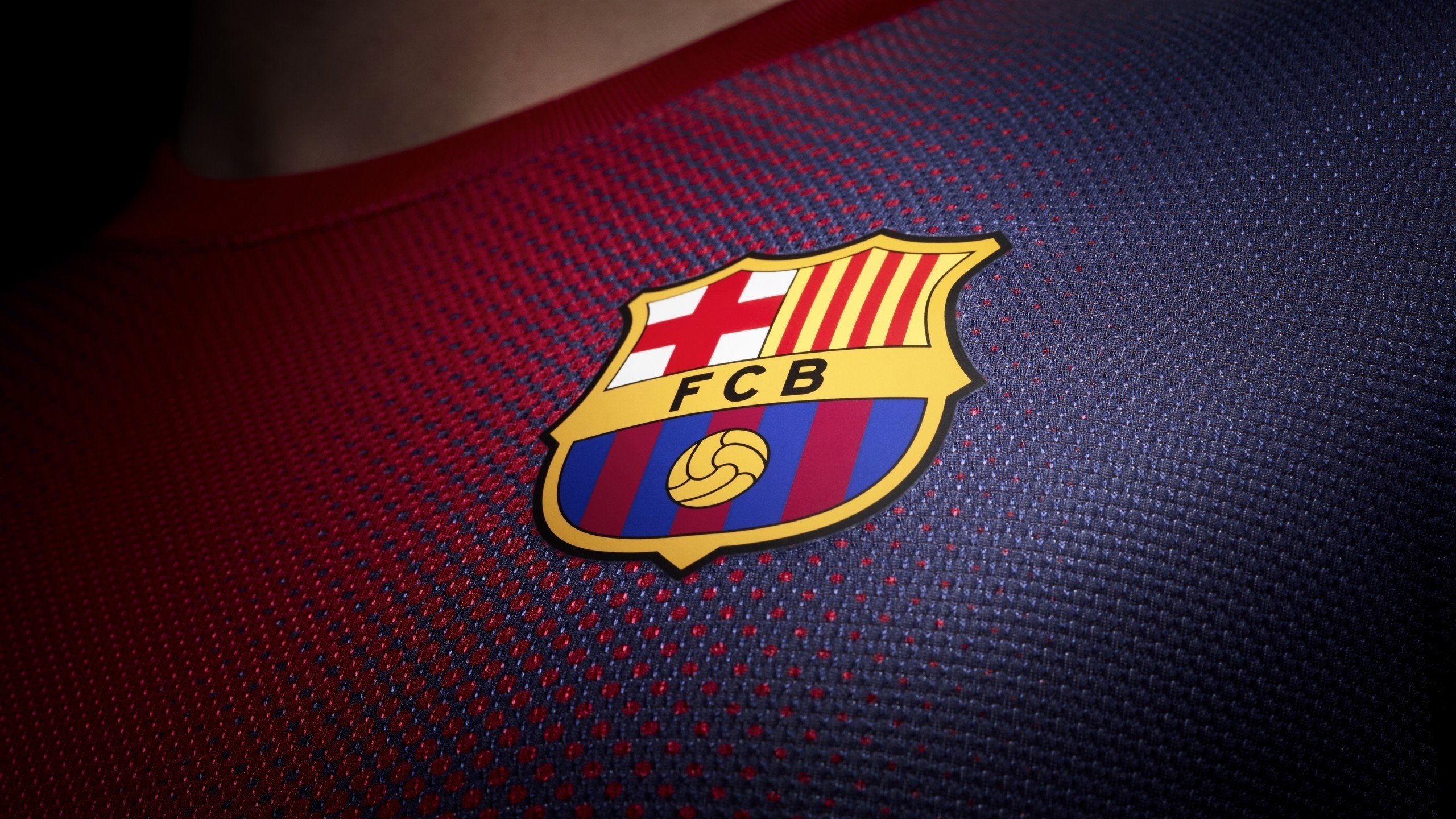 开云入口-红黑风暴席卷圣西罗，本菲卡防线千疮百孔，红黑风暴席卷圣西罗，本菲卡防线千疮百孔